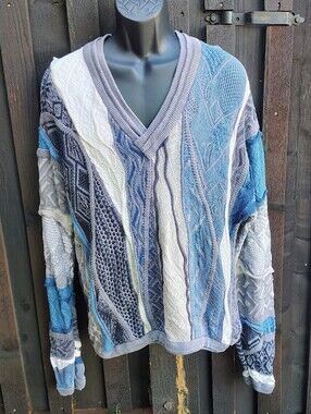 Men's COOGI Textured V-Neck Sweater, L